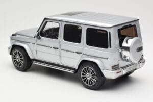 Mercedes G-Class G 500 W463A Iridium Silver Metallic Minichamps 1:18 113037112 Fém – 7. kép a 8-ből