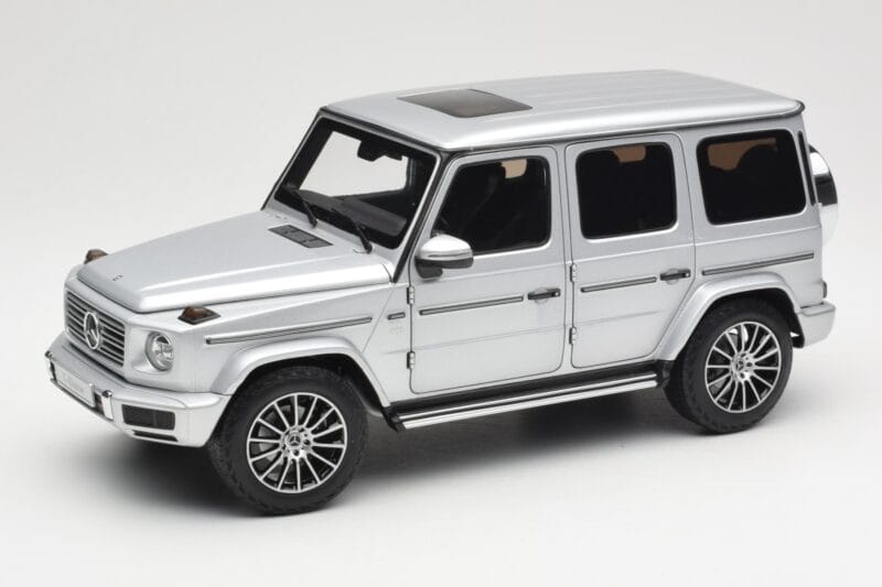 Mercedes G-Class G 500 W463A Iridium Silver Metallic Minichamps 1:18 113037112 Fém