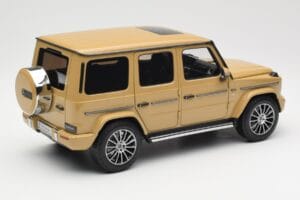 Mercedes G-Class G 500 W463A Solarbeam Yellow Metallic Minichamps 1:18 113037108 Fém – 3. kép a 8-ből