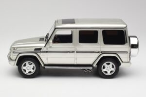 Mercedes G-Class G55 AMG W463 Iridium Ezüst Otto 1:18 OT1126 Gyanta – 3. kép a 6-ből