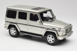 Mercedes G-Class G55 AMG W463 Iridium Ezüst Otto 1:18 OT1126 Gyanta – 4. kép a 6-ből