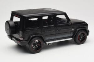 Mercedes G-Class G63 AMG W463A Matt Black Minichamps 1:18 110037064 Fém – 3. kép a 8-ből
