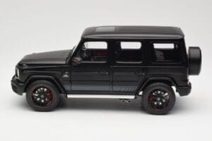 Mercedes G-Class G63 AMG W463A Matt Black Minichamps 1:18 110037064 Fém – 4. kép a 8-ből