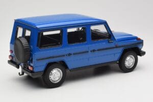 Mercedes G-Class W460 LWB Sötétkék Minichamps 1:18 155038100 Fém – 2. kép a 6-ből