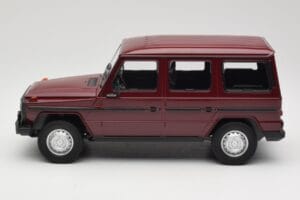 Mercedes G-Class W460 LWB Sötétpiros Minichamps 1:18 155038102 Fém – 3. kép a 6-ből
