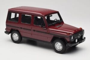 Mercedes G-Class W460 LWB Sötétpiros Minichamps 1:18 155038102 Fém – 4. kép a 6-ből