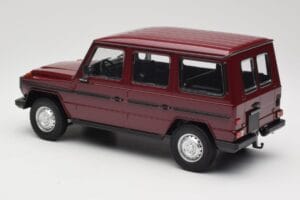 Mercedes G-Class W460 LWB Sötétpiros Minichamps 1:18 155038102 Fém – 5. kép a 6-ből