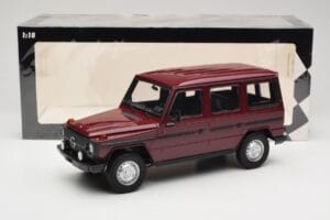 Mercedes G-Class W460 LWB Sötétpiros Minichamps 1:18 155038102 Fém – 6. kép a 6-ből