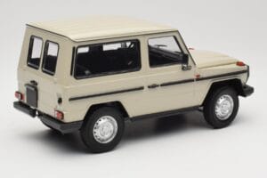 Mercedes G-Class W460 SWB Grey Metallic Minichamps 1:18 155038004 Fém – 2. kép a 6-ből