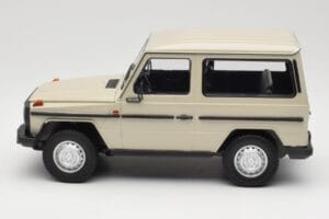 Mercedes G-Class W460 SWB Grey Metallic Minichamps 1:18 155038004 Fém – 3. kép a 6-ből
