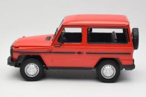 Mercedes G-Class W460 SWB Piros Minichamps 1:18 155038002 Fém – 3. kép a 6-ből