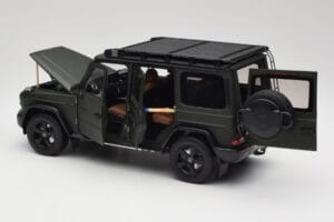 Mercedes G-Class W465 Olajzöld Norev 1:18 B66960662 Fém – 5. kép a 8-ből