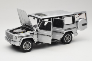 Mercedes G55 AMG W463 Ezüst AUTOart 1:18 76247 Fém – 2. kép a 8-ből