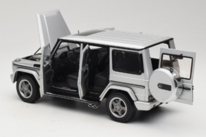 Mercedes G55 AMG W463 Ezüst AUTOart 1:18 76247 Fém – 5. kép a 8-ből