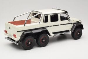 Mercedes AMG G63 6x6 W463 Fehér GT Spirit 1:18 GT100 Gyanta – 2. kép a 6-ből