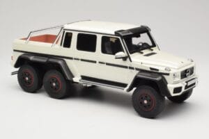Mercedes AMG G63 6x6 W463 Fehér GT Spirit 1:18 GT100 Gyanta – 4. kép a 6-ből