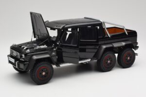 Mercedes AMG G63 W463 6x6 Gloss Fekete AUTOart 1:18 76306 Kompozit – 2. kép a 8-ből