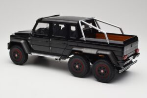 Mercedes AMG G63 W463 6x6 Gloss Fekete AUTOart 1:18 76306 Kompozit – 7. kép a 8-ből