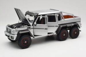 Mercedes AMG G63 W463 6x6 Iridium Ezüst AUTOart 1:18 76301 Kompozit – 2. kép a 8-ből