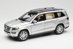 Mercedes GL-Class X166 Iridium Ezüst Metallic Norev 1:18 B66960097 Fém