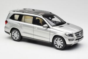 Mercedes GL-Class X166 Iridium Ezüst Metallic Norev 1:18 B66960097 Fém – 6. kép a 8-ből
