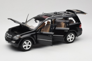Mercedes GL X164 Obsidian Black Minichamps 1:18 B66962334 Fém – 2. kép a 8-ből
