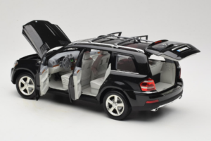 Mercedes GL X164 Period Brown Minichamps 1:18 B66962336 Fém – 5. kép a 8-ből