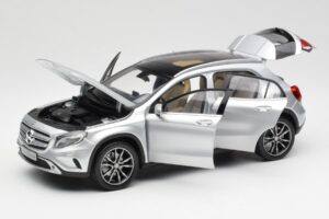 Mercedes GLA X156 Polar Ezüst Metál Norev 1:18 B66960267 Fém – 2. kép a 8-ből