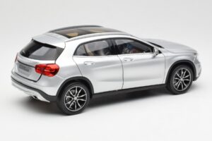 Mercedes GLA X156 Polar Ezüst Metál Norev 1:18 B66960267 Fém – 3. kép a 8-ből