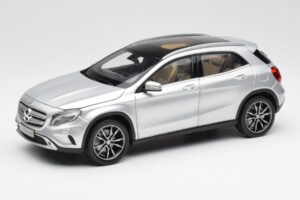 Mercedes GLA X156 Polar Ezüst Metál Norev 1:18 B66960267 Fém