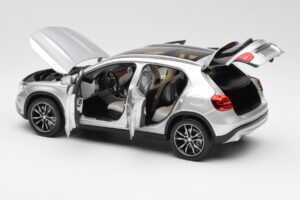 Mercedes GLA X156 Polar Ezüst Metál Norev 1:18 B66960267 Fém – 5. kép a 8-ből