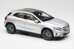 Mercedes GLA X156 Polar Ezüst Metál Norev 1:18 B66960267 Fém – 6. kép a 8-ből