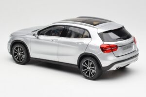 Mercedes GLA X156 Polar Ezüst Metál Norev 1:18 B66960267 Fém – 7. kép a 8-ből
