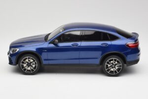 Mercedes AMG GLC 43 Coupe Brilliant Kék GT Spirit 1:18 B66960468 Gyanta – 3. kép a 6-ből