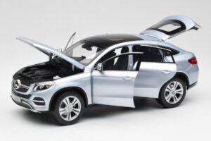 Mercedes GLE Coupe C292 Diamond Ezüst Norev 1:18 B66960358 Fém – 2. kép a 8-ből