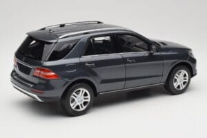 Mercedes M-Class W164 Grey Metallic Minichamps 1:18 100030100 Fém – 3. kép a 8-ből
