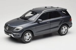 Mercedes M-Class W164 Grey Metallic Minichamps 1:18 100030100 Fém