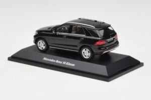 Mercedes M-Class W166 Obsidian Black Metallic Minichamps 1:43 B66960060 Fém – 3. kép a 4-ből