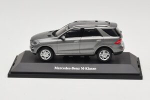 Mercedes M-Class W166 Palladium Silver Metallic Minichamps 1:43 B66960061 Fém