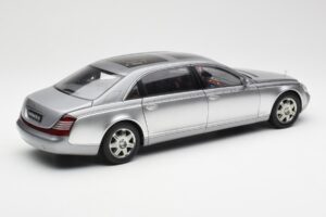 Maybach 62 LWB Himalaya Ezüst Dealer Edition AUTOart 1:18 B66962178 Fém – 3. kép a 8-ből