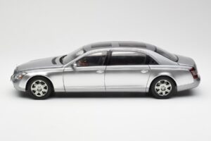 Maybach 62 LWB Himalaya Ezüst Dealer Edition AUTOart 1:18 B66962178 Fém – 4. kép a 8-ből