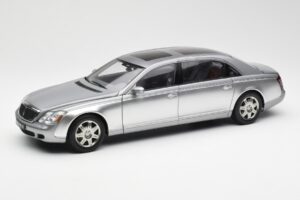 Maybach 62 LWB Himalaya Ezüst Dealer Edition AUTOart 1:18 B66962178 Fém