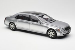 Maybach 62 LWB Himalaya Ezüst Dealer Edition AUTOart 1:18 B66962178 Fém – 6. kép a 8-ből