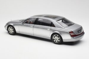 Maybach 62 LWB Himalaya Ezüst Dealer Edition AUTOart 1:18 B66962178 Fém – 7. kép a 8-ből