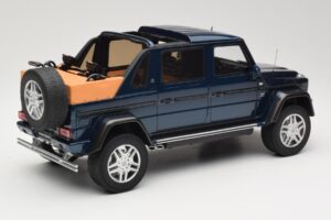 Mercedes Maybach G650 Landaulet Sötétkék GT Spirit 1:18 GT174 Gyanta – 2. kép a 6-ből