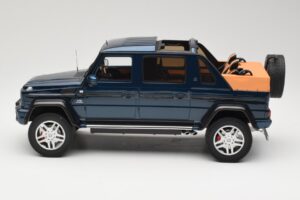 Mercedes Maybach G650 Landaulet Sötétkék GT Spirit 1:18 GT174 Gyanta – 3. kép a 6-ből