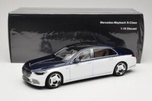 Mercedes Maybach S-Class Z223 Nautical Blue Diamond White Almost Real 1:18 820126 Fém – 8. kép a 8-ből