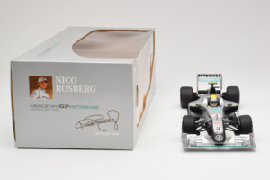 Mercedes MGP W01 #4 N. Rosberg Mercedes GP Showcar 2010 Minichamps 1:18 150100074 Fém – 6. kép a 7-ből