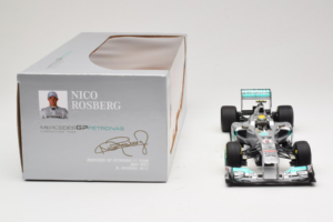 Mercedes MGP W02 #8 N. Rosberg Mercedes GP 2011 Minichamps 1:18 110110008 Fém – 6. kép a 7-ből