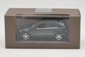 Mercedes ML 500 W164 Sötétzöld Minichamps 1:43 400034500 Fém – 4. kép a 4-ből